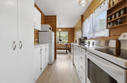 Otaua House | Rolling Hills Retreat - Otaua Holiday Home