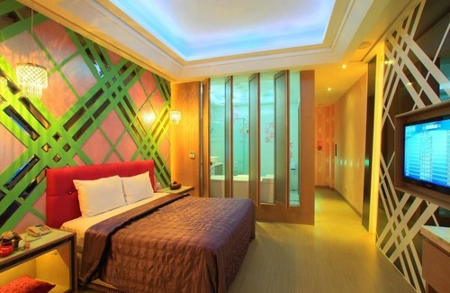 Dali Hotel | Roman Vacation Motel