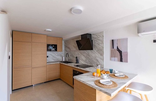 Medveja Villa | Romantic 1-Bed Villa for Two: Pool, Jacuzzi & Sauna, BBQ!