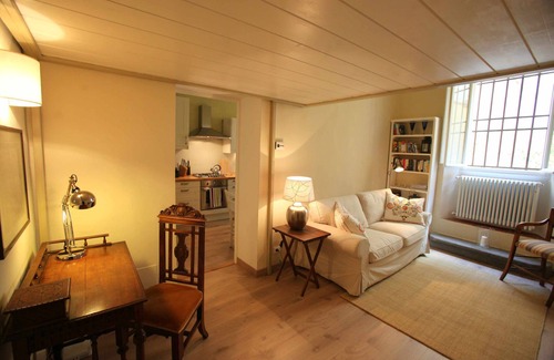 Oltrarno Apartment | Romantic Apartment With Garden 2 Minutes' Walk From Pitti Palace