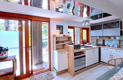 Palm Beach Apartment | Romantic beach Home for Couple at Majestic Palm Beach!