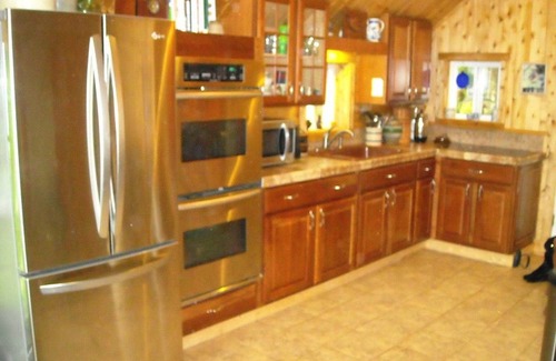 Baileyville House | Romantic Boat House on the water