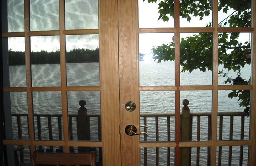 Baileyville House | Romantic Boat House on the water