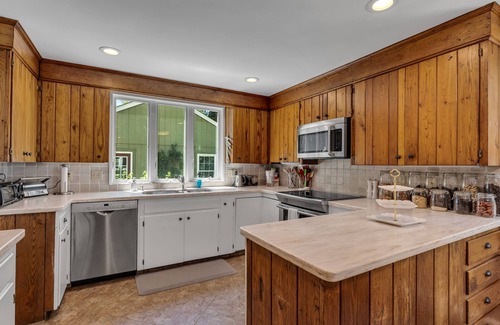 Madison House | Romantic colonial in beach town situated on park-like private 8 acres with pool.