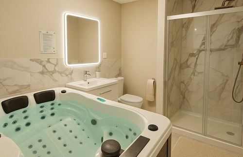 Pruniers-en-Sologne Apartment | Romantic Escape & Jacuzzi! Near Zoo Beauval