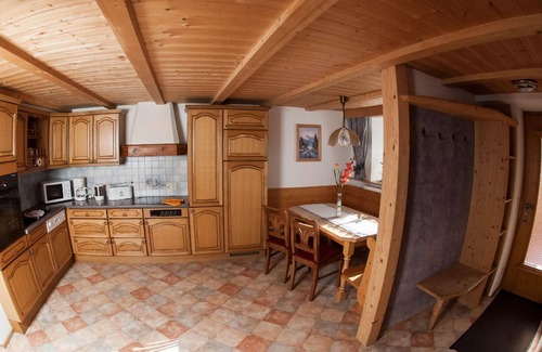 Haller House | Romantic holiday house with a terrace and a view of the lake