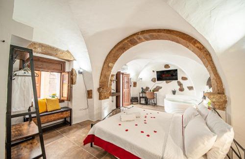 Castelsardo Apartment | ROMANTIC LOFT WITH JACUZZI IN THE CASTLE