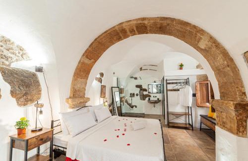 Castelsardo Apartment | ROMANTIC LOFT WITH JACUZZI IN THE CASTLE