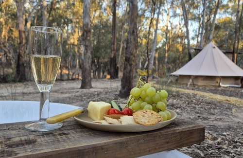 Moama Cabin | Romantic Nature Stay for 2 - Glamping 5 minutes from Moama and the Murray River