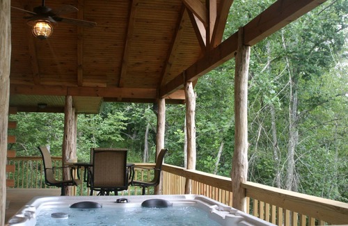 Clyde House | Romantic One-Bedroom Cabin with a Fireplace near Asheville, North Carolina