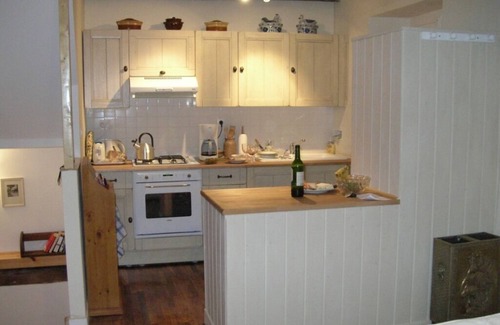 Guemene-sur-Scorff Cottage | Romantic, renovated Cottage In Medieval Village For 6 - Private Walled Garden