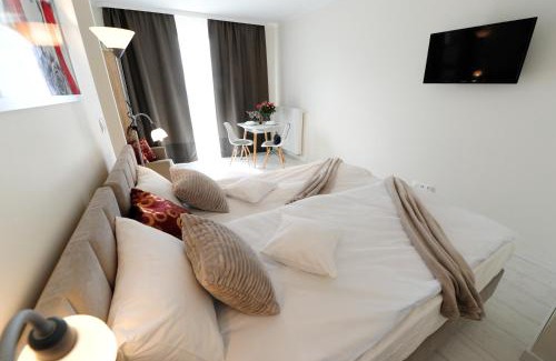 Czyzyny Apartment | Romantic Sky Apartment- 15th floor