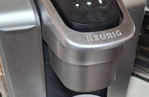 Paradise Estates Cabin | Romantic Small Cabin in the Woods. Fireplace,Hot tub,A/C,Firepit,WiFi, Mt Rainer