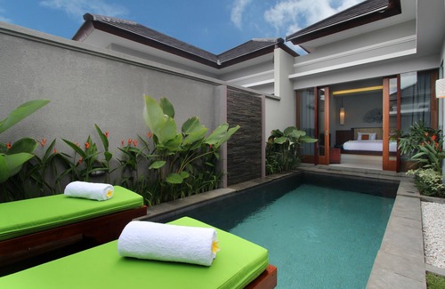 Kerobokan Villa | Romantic Villa Seminyak with private pool-15 minutes from the beach