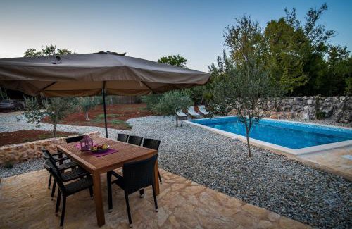 Risika Villa | Romantic villetta - pool, nature, privacy - by TRAVELER tourist agency Krk - ID 2182