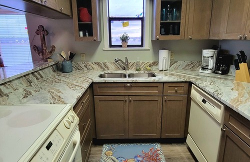 Gulf Shores Condo | ROMANTIC WATERFRT Condo W/KNOCKOUT VIEWS! STEPS TO BEACH! Clean & beautiful.