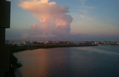 Gulf Shores Condo | ROMANTIC WATERFRT Condo W/KNOCKOUT VIEWS! STEPS TO BEACH! Clean & beautiful.