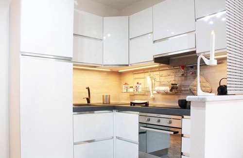 Follonica Apartment | Romantic White & Black