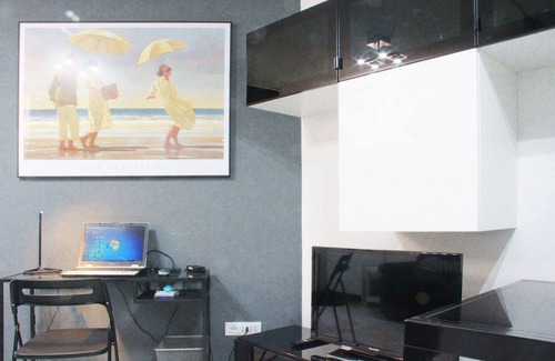 Follonica Apartment | Romantic White & Black