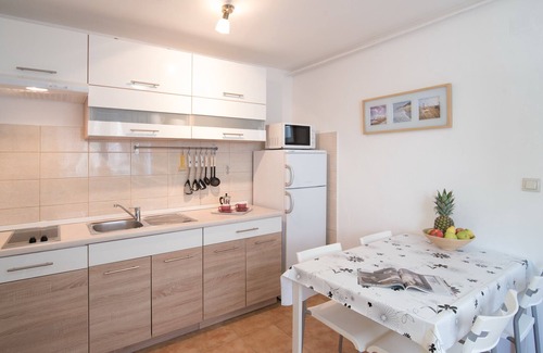 Pula Apartment | Romantisch und modern, mit Pool, ideal für Paaren!