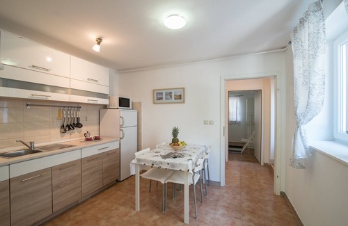 Pula Apartment | Romantisch und modern, mit Pool, ideal für Paaren!