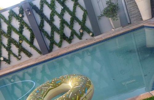 Cape Town House | Rondebosch East Garlandale STRICTLY HALAAL, fresh garden cottage