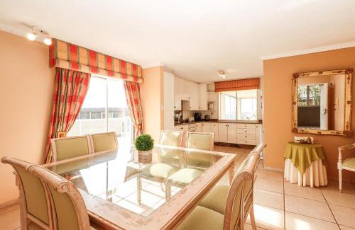 Margate Beach Apartment | Rondevoux 16