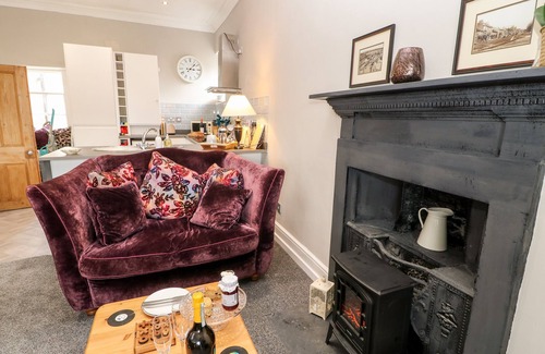 Barnard Castle House | RONNIE'S ROOST, pet friendly in Barnard Castle