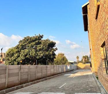 Greater Johannesburg Metropolitan Area Apartment | Roodepoort Retreat- CaPa Wiggins