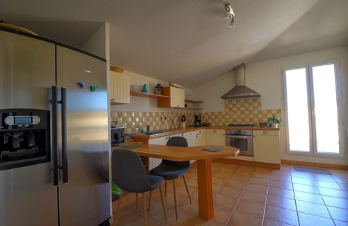 Le Beausset Apartment | Roof terrace apartment 117 m2 10 min drive from Bandol