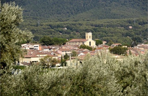 Le Beausset Apartment | Roof terrace apartment 117 m2 10 min drive from Bandol