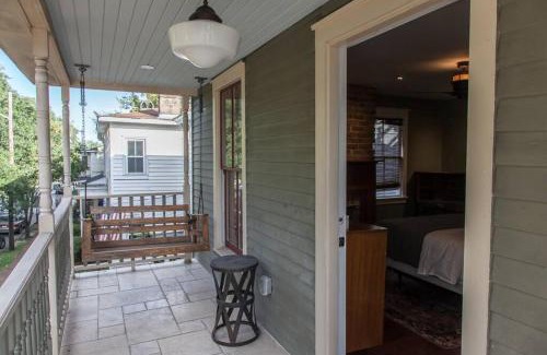 Thomas Square House | Roof Terrace Oasis