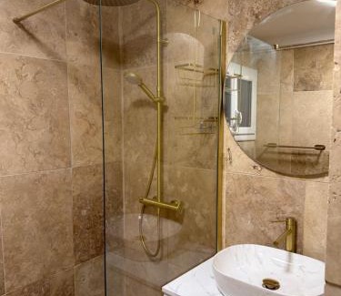 Saint-Lazare Apartment | Roof top Saint Charles