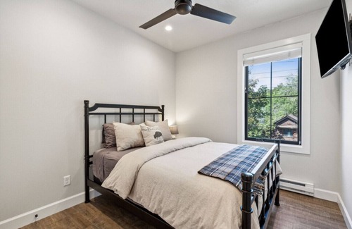 Heart of Missoula House | *Rooftop Guest House w/Hot Tub*
