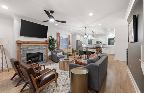 Murfreesboro House | Rooftop Relaxation in Downtown Murfreesboro