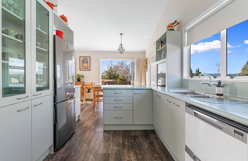 Rotorua House | Rooftops Rotorua - 4 Bedrooms, 2 Bathrooms