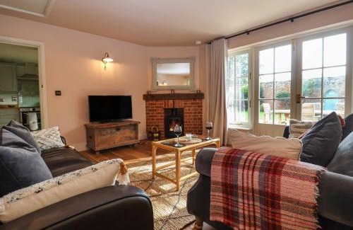 Saxmundham House | Rookery Cottage