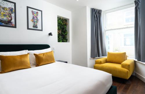 Marazion Apartment | Room 1, Hotel style double bedroom in Marazion