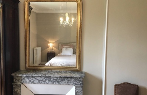 Jarze Bed & Breakfast | Room 1 King size double bedroom