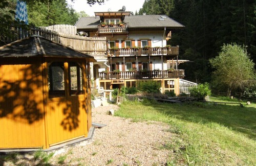 San Nicolo d'Ega Apartment | Room 1 on the entrance floor with fold-away bed and shower/WC (WITHOUT kitchen)