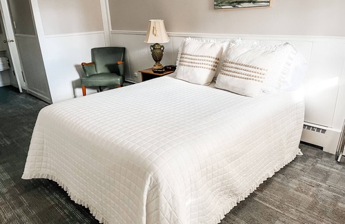 Whitehall Apartment | Room #13