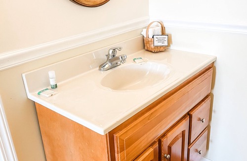 Whitehall Apartment | Room #14