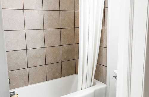 Whitehall Apartment | Room #16