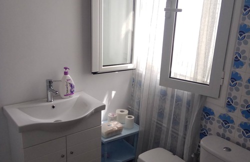 Ios House | Room 3 - Grandma Vasiliki room for rent