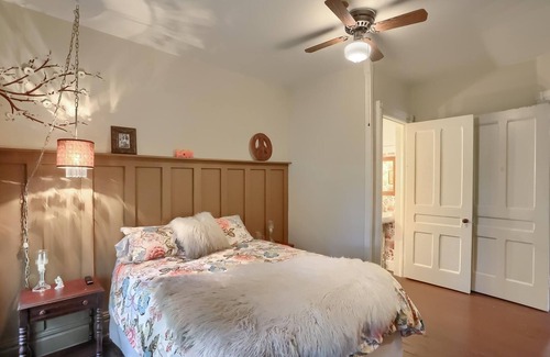 Tionesta Bed & Breakfast | Room 5 at The Vintage Inn Boutique Bed and Breakfast; historic charm in Tionesta