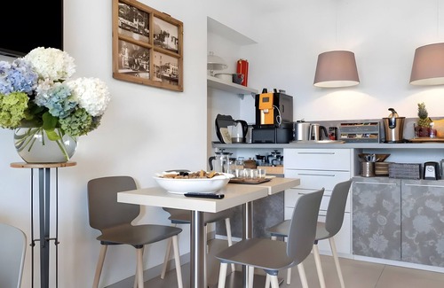 Ville del Monte Apartment | Room 'Camera 306 - Eco Del Garda' with Lake View, Shared Pool and Wi-Fi