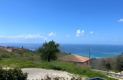 San Mauro Cilento Apartment | Room 'Camera Blu Vista Mare E Monti' with Sea View, Wi-Fi and Air Conditioning