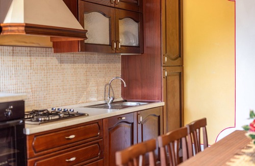 Montalcino Apartment | Room 'Camera Beige' - Beb del Musico with Private Terrace, Balcony and Wi-Fi
