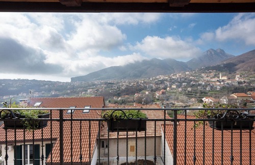 Agerola Apartment | Room 'Camera Miseria E Nobilta' with Balcony, Wi-Fi and Air Conditioning