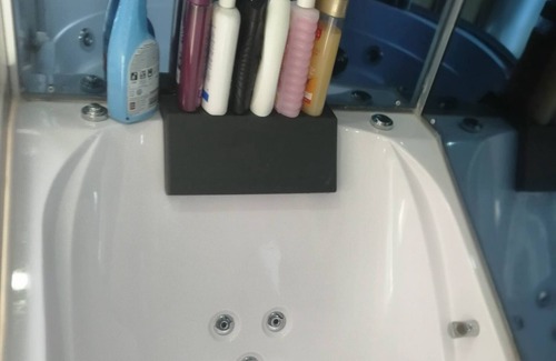 Bradford House | Room-charming Bradford Room to Rent With